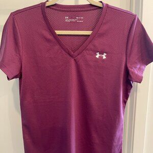 Under Armour - V-Neck T Shirt - Size Small